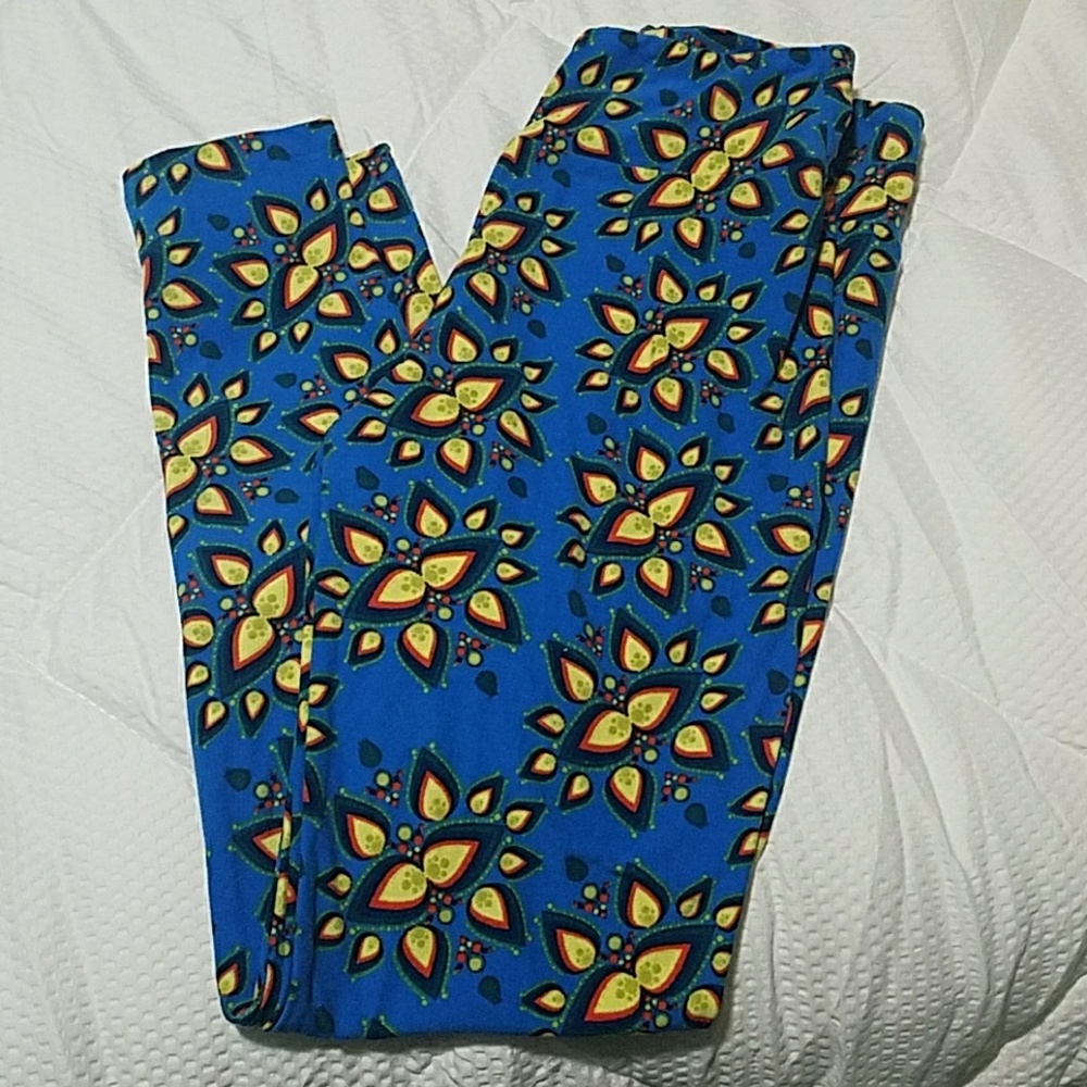 LulaRoe one size leggings
